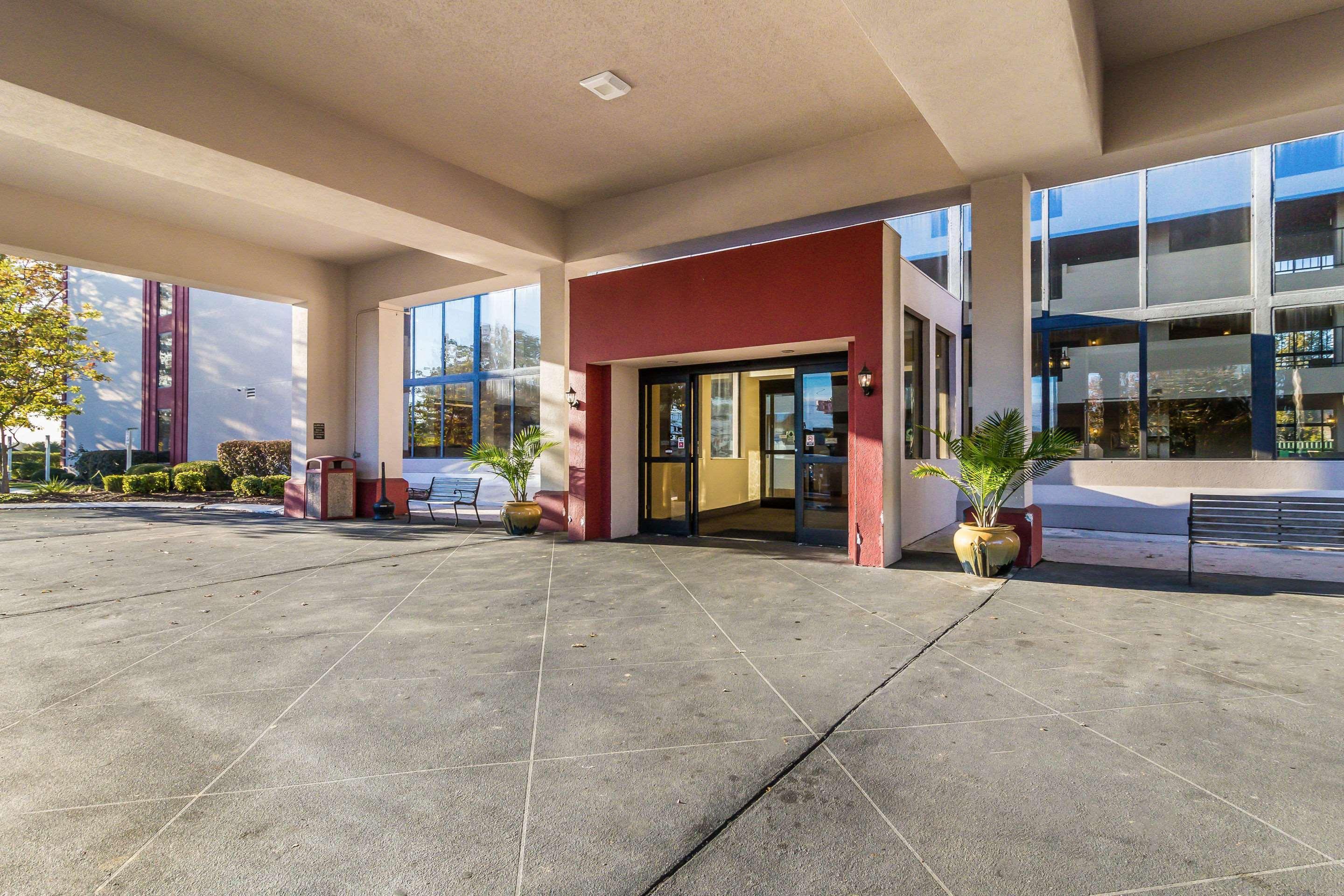 Clarion Hotel Jackson Northwest Exterior foto
