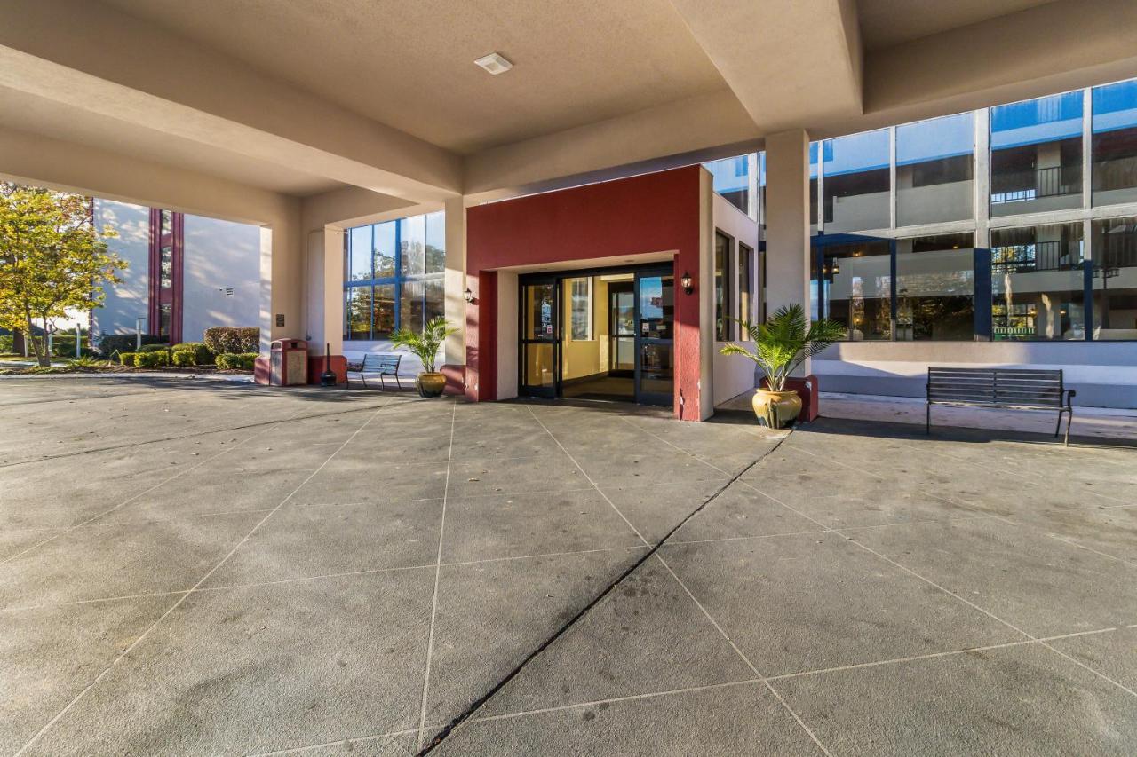 Clarion Hotel Jackson Northwest Exterior foto